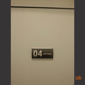 unutrasnje obelezavanje objekata-tablica sa oznakom za broj i prostoriju-4 ostava